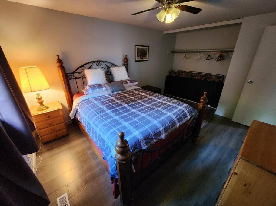 Entire 3 Bedroom House In Elliot Lake Eksteriør bilde